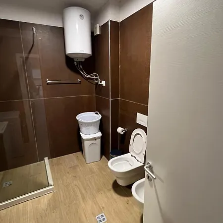 Arh Apartment Golem (Tirana)